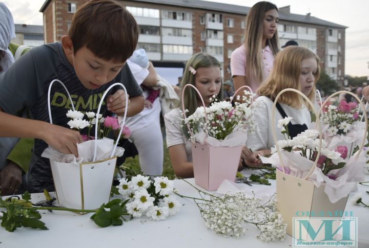 В поселке Изыскателей города Мензелинска прошел яркий праздник проекта «Күрше»