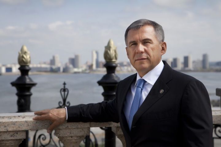 Раис Татарстана Рустам Минниханов поздравил всех православных с Пасхой