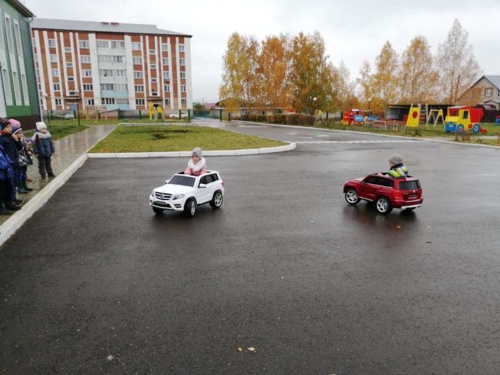 В Мензелинске вождению автомобилем начали обучать с детского сада