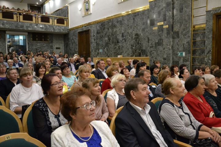 В Мензелинске дан старт новому учебному году