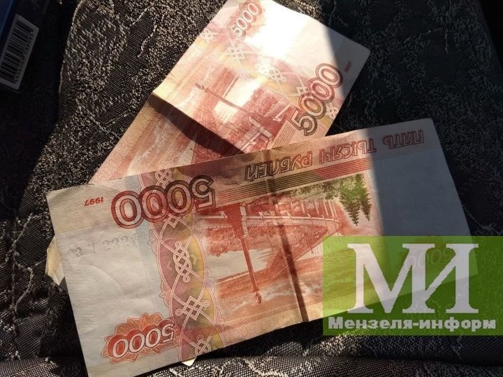 В Госдуму внесли законопроект о ежемесячных выплатах на детей по 10 тысяч рублей