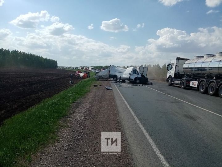 На трассе М7 в Мензелинском районе ограничено движение из-за сильного ДТП