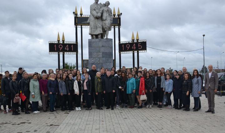 В Мензелинске прошел митинг памяти погибших в Бесланской трагедии