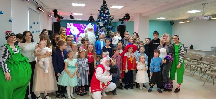 Эдуард  Кузнецов вновь дарит новогоднее настроение многодетным семьям, воспитывающим 5 и более детей