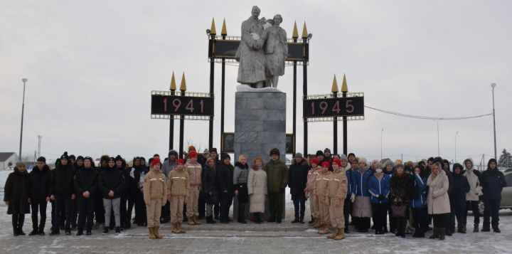 В парке Победы прошел митинг в честь Дня защитника Отечества