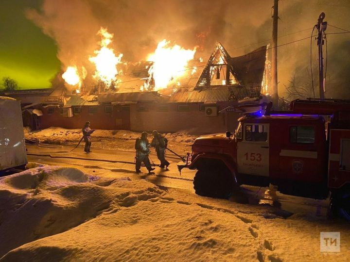 Два человека погибли и один пострадал на пожаре в Татарстане