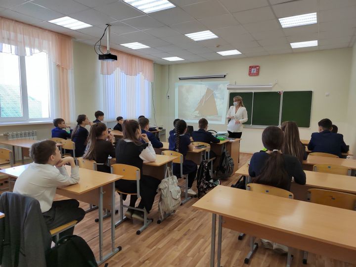 Учащиеся школ Мензелинска стали участниками программы «Цифровая гигиена»