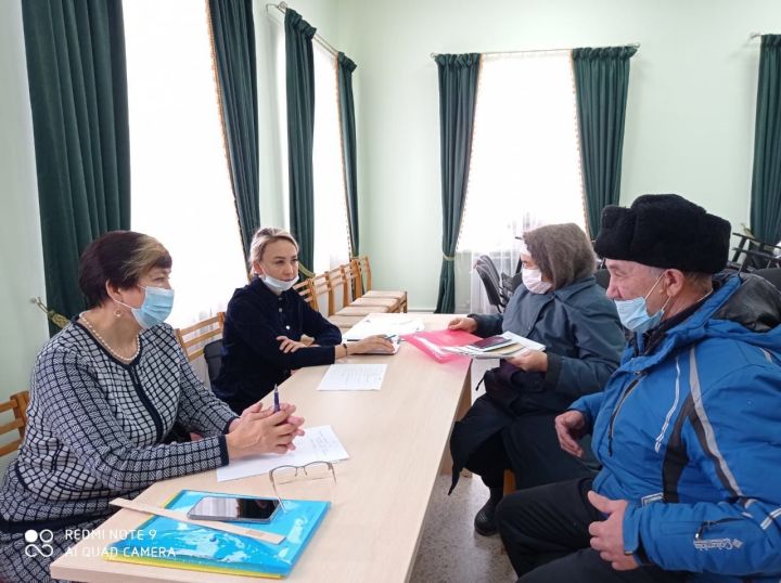 Специалисты БТИ Мензелинского района встретились с жителями села Гулюково