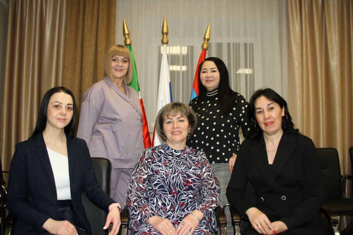 Группа женщин из Мензелинского района поехала на встречу с Президентом