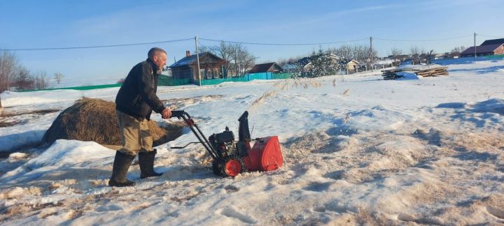 Жители деревни Муртыш-Тамак сами убирают снег