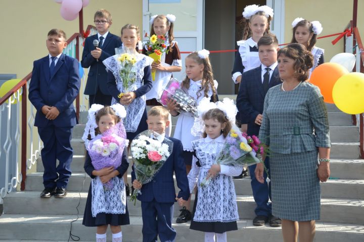 В селе Николаевка Мензелинского района  1 сентября отпраздновали в обновленной по национальному проекту школе