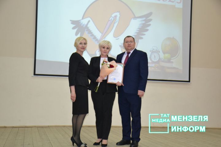 В Мензелинском районе победительницей муниципального этапа конкурса «Учитель года – 2023» стала учитель средней школы № 2 Ксения Крючкова