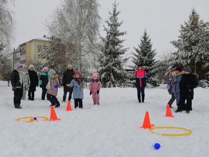 Коллектив детского сада «Алтынчеч» провел игры в парке Победы