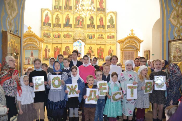 Православные Мензелинска отмечают Рождество