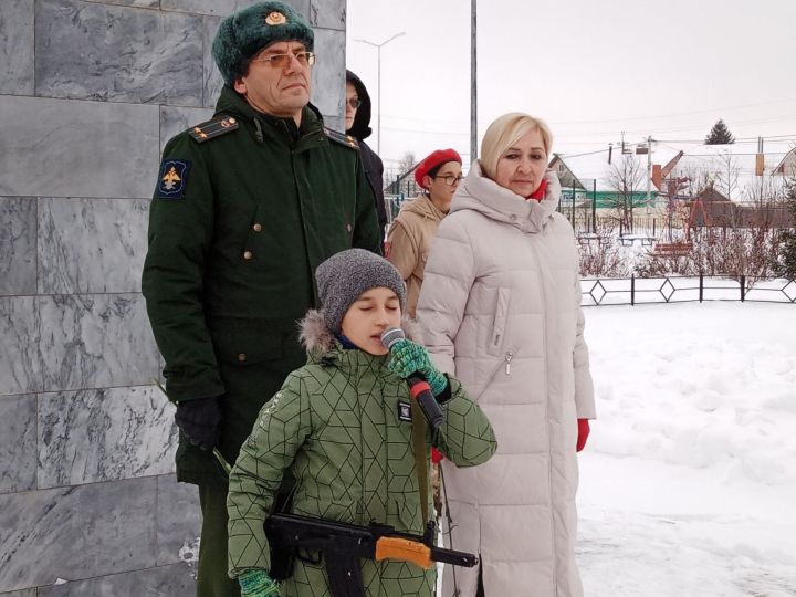 В Мензелинске прошел митинг, посвященный Дню неизвестного солдата