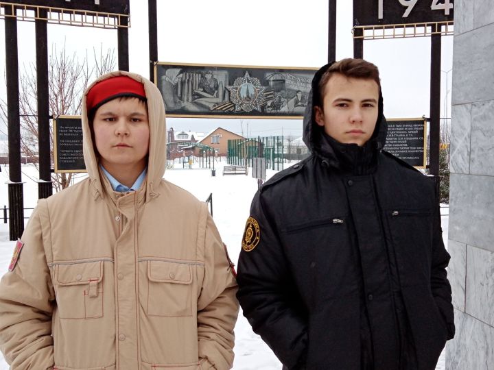 В Мензелинске прошел митинг, посвященный Дню неизвестного солдата