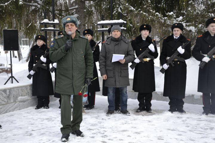 В Мензелинске состоялся митинг в честь Дня работников органов государственной безопасности