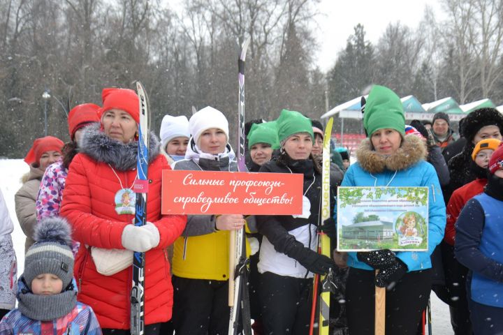 В Мензелинске прошли соревнования «Лыжня России – 2023»