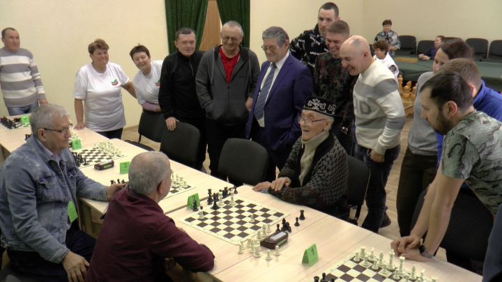 Топасевцы прочно вошли в «Мир шахмат»