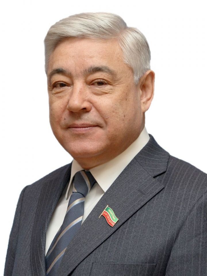 Председатель Государственного Совета Республики Татарстан  Мухаметшин поздравил татарстанцев с Днем Государственного герба Республики Татарстан