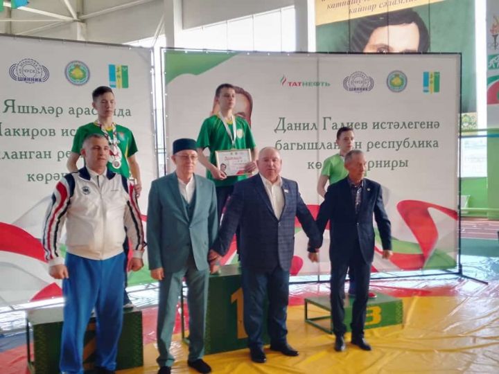 Минзәлә көрәшчеләре Актанышта җиңмәсәләр дә, Түбән Камада призёр булдылар