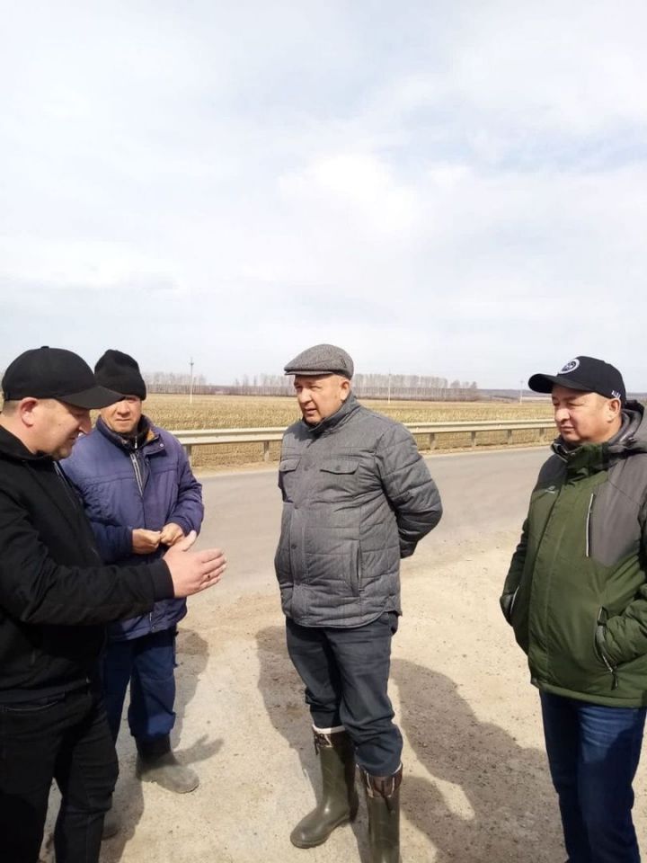 Глава Мензелинского района побывал в сельхозформированиях