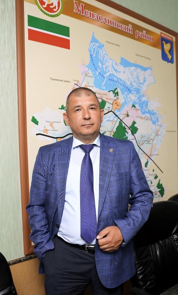 Поздравление главы Мензелинского района Айдара Салахова с Ураза-байрам
