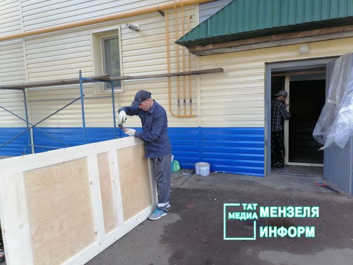 В доме 89 по улице Кадомцевых идут строительные работы по программе «Капитальный ремонт»