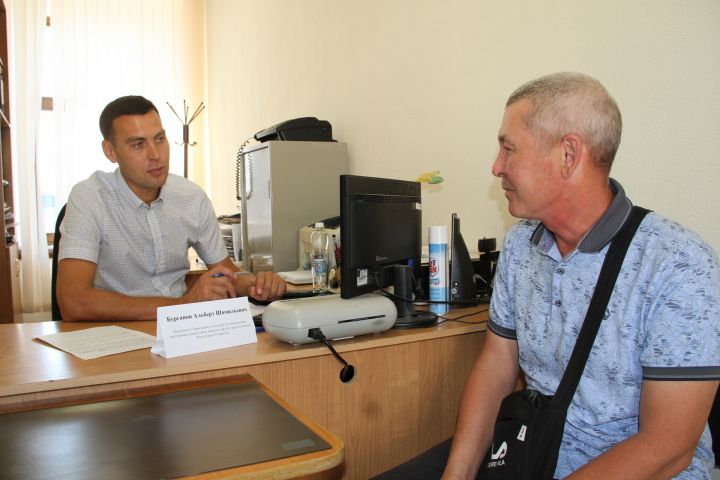 Начальник управления Гостехнадзора Республики Татарстан провел прием граждан в Мензелинском районе