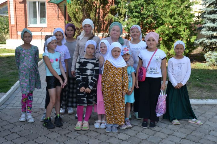 В Мензелинской мечети проводятся десятидневные курсы для детей