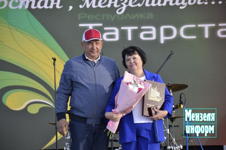 В День Республики Татарстан наградили нашу коллегу Марсельезу Авзалову