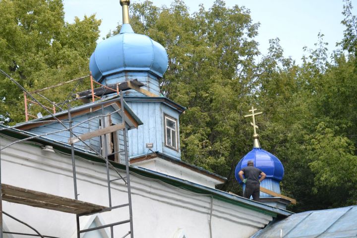 В Казанско-Богородицком храме начались ремонтные работы.