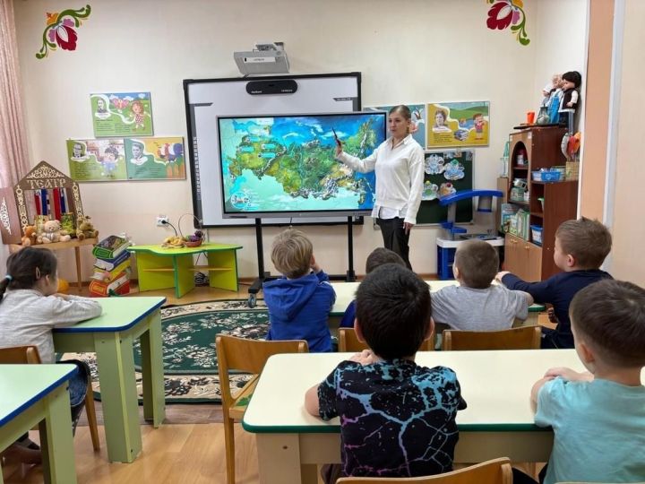 Детский сад №2 «Алтынчэч» начал реализовывать Программное обеспечение «АЛМА Патриот» для патриотического воспитания детей