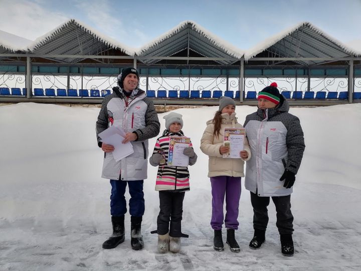 В Мензелинске прошли традиционные соревнования по лыжным гонкам на призы Деда Мороза