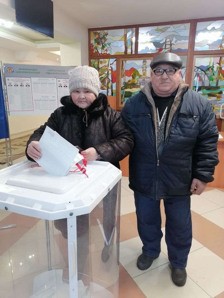 Казахстаннан күченеп кайткан Бибихана һәм Рафис Фатиховлар Россия Президенты сайлауларында беренче тапкыр катнаша