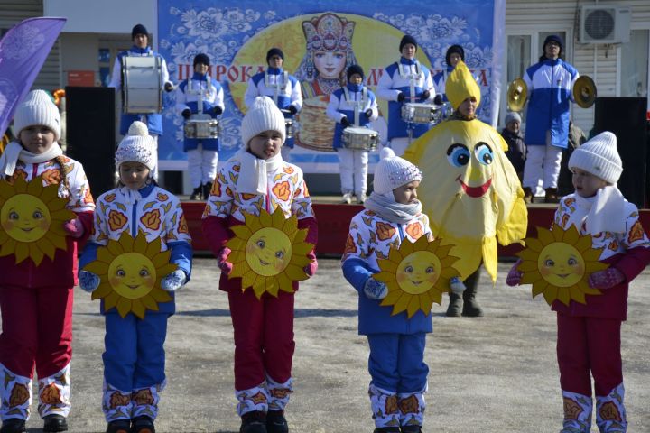 Мензелинцы весело отпраздновали Масленицу