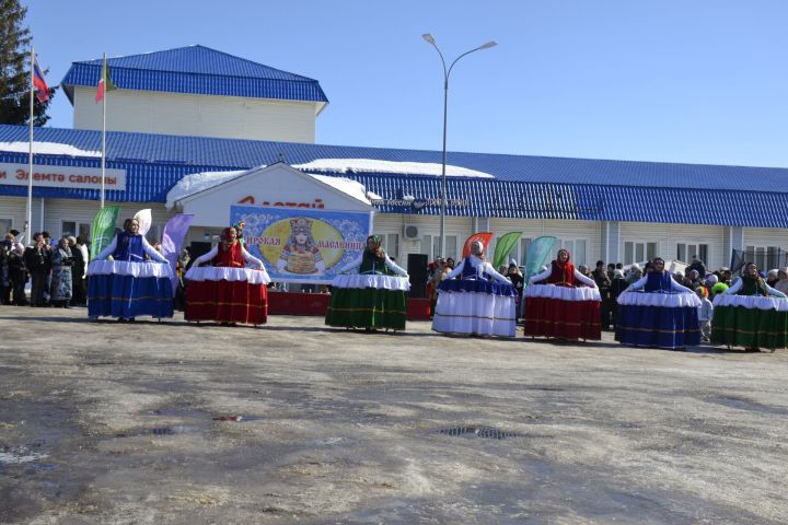 Минзәләлеләр Май чабу — Масленица бәйрәмен күңелле уздырды