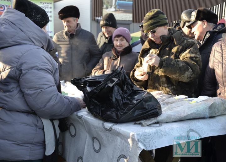 На Мензелинской ярмарке продается натуральная чистая и не содержащая консервантов продукция