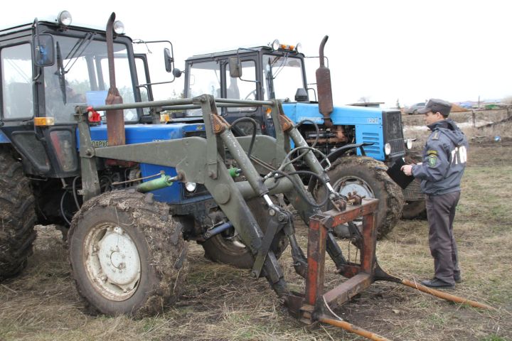 Минзәлә районы авыл җирлекләрендә шәхси тракторларга техник карау үткәрелә