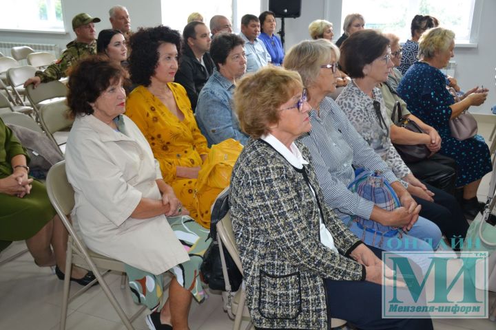 В Мензелинске состоялось награждение волонтеров, помогающим участникам СВО