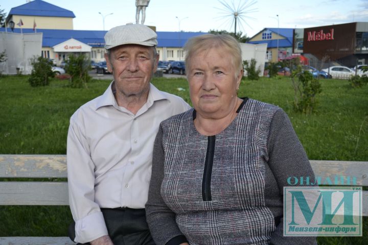 «За 50 лет совместной жизни было всякое, но любовь все побеждает», -говорят супруги Поповы