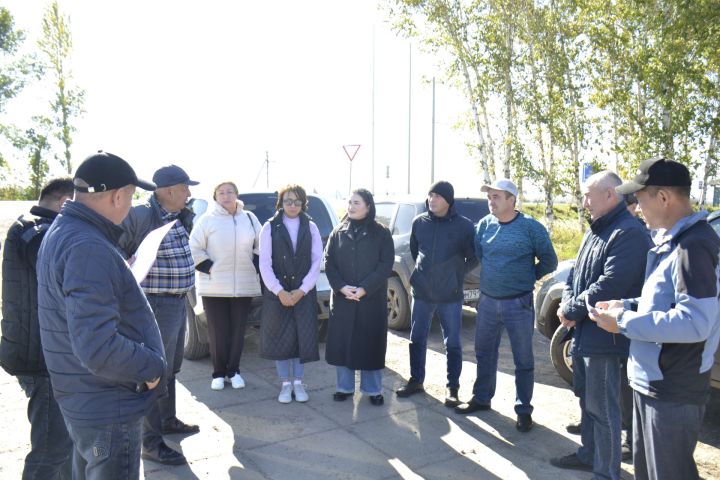 Глава Мензелинского района ознакомился и с жизнью сельских поселений