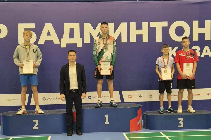 Амир Ардыханов стал призёром Личного Кубка по бадминтону