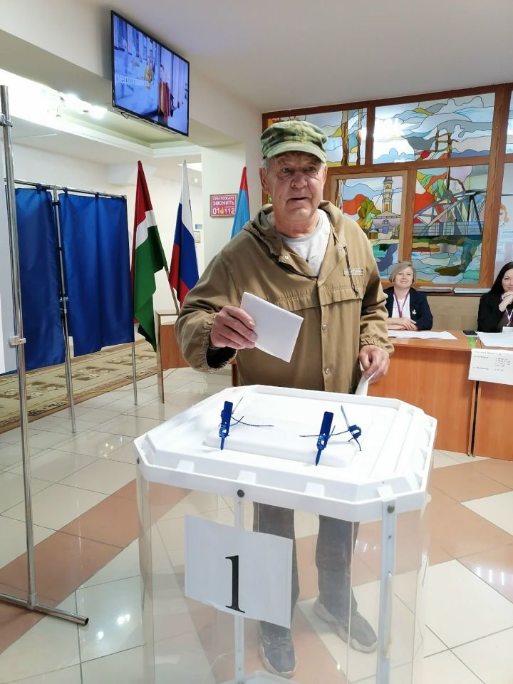 Мензелинцы пришли на голосование уже в семь утра