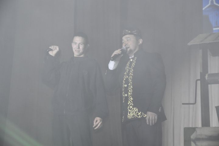 В Мензелинском театре состоялся воспитательный спектакль-концерт