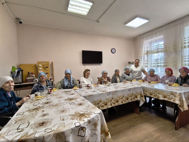 В доме-интернате испекли бельгийские вафли