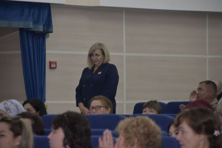 Минзәлә районы Советының оештыру утырышында район башлыгы вазыйфасына Айдар Салахов сайланды