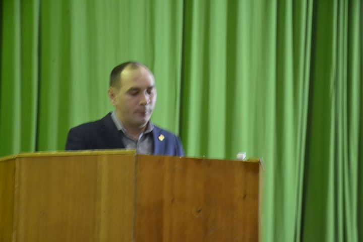 В Иркеняше на сходе граждан наградили активных жителей поселения