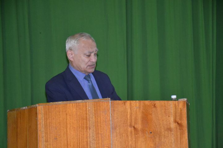 В Иркеняше на сходе граждан наградили активных жителей поселения