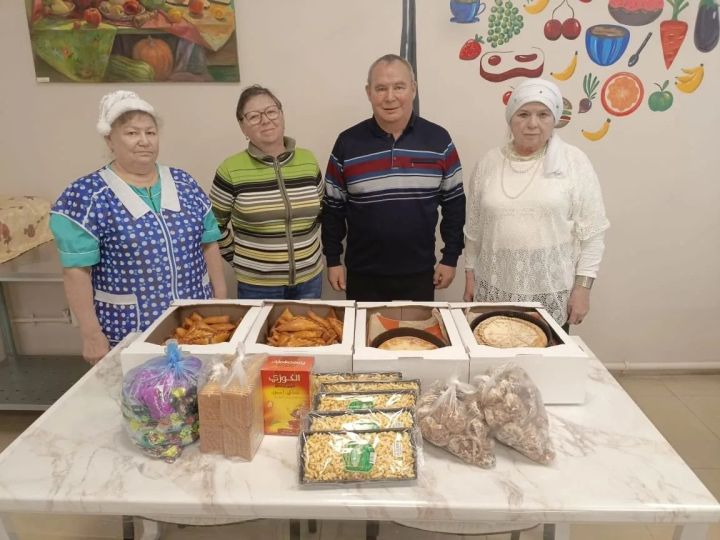 Светлый праздник объединил сердца: Рождество в доме престарелых